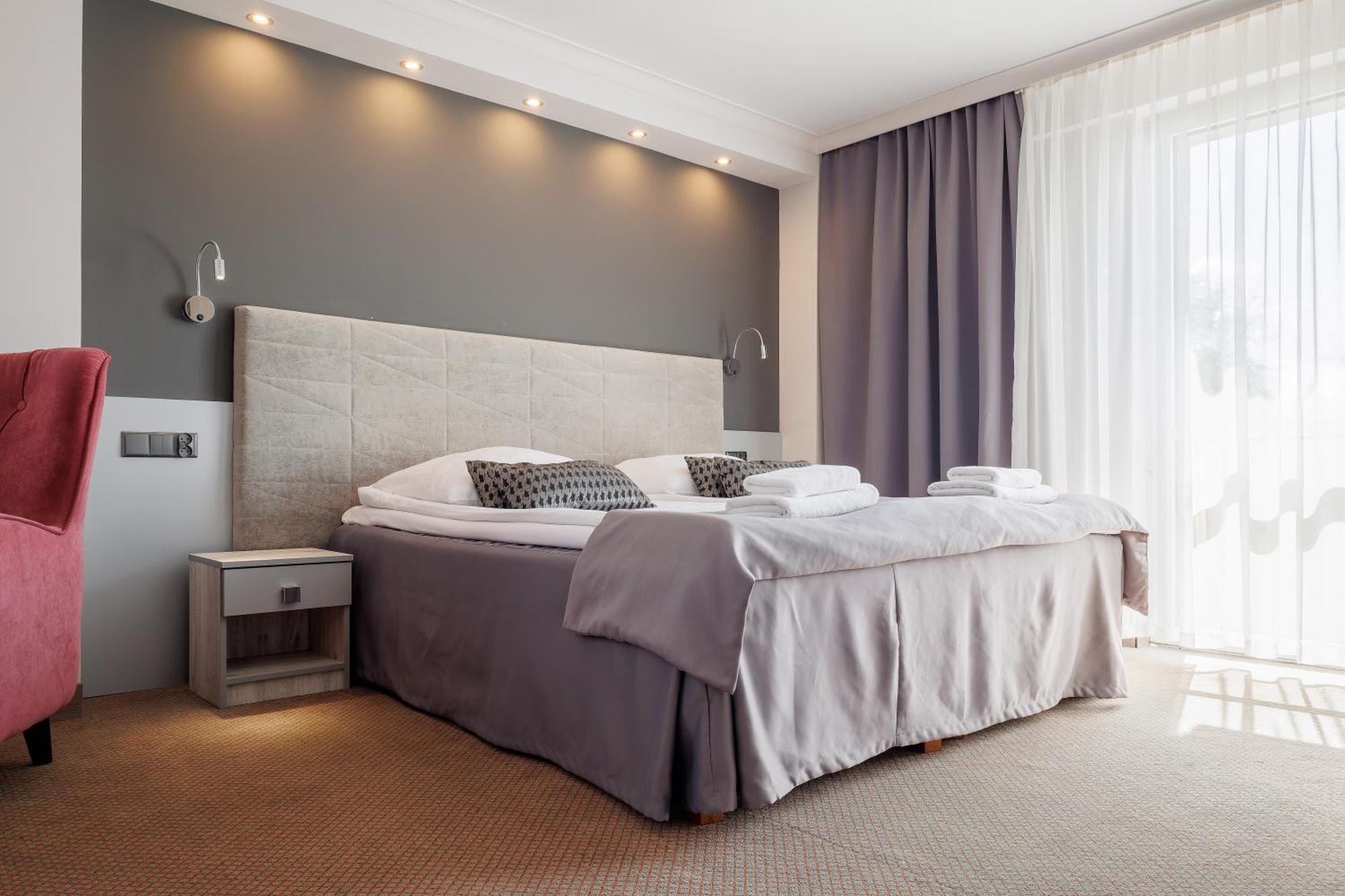 Hotel Cristal Park Tarnów Εξωτερικό φωτογραφία
