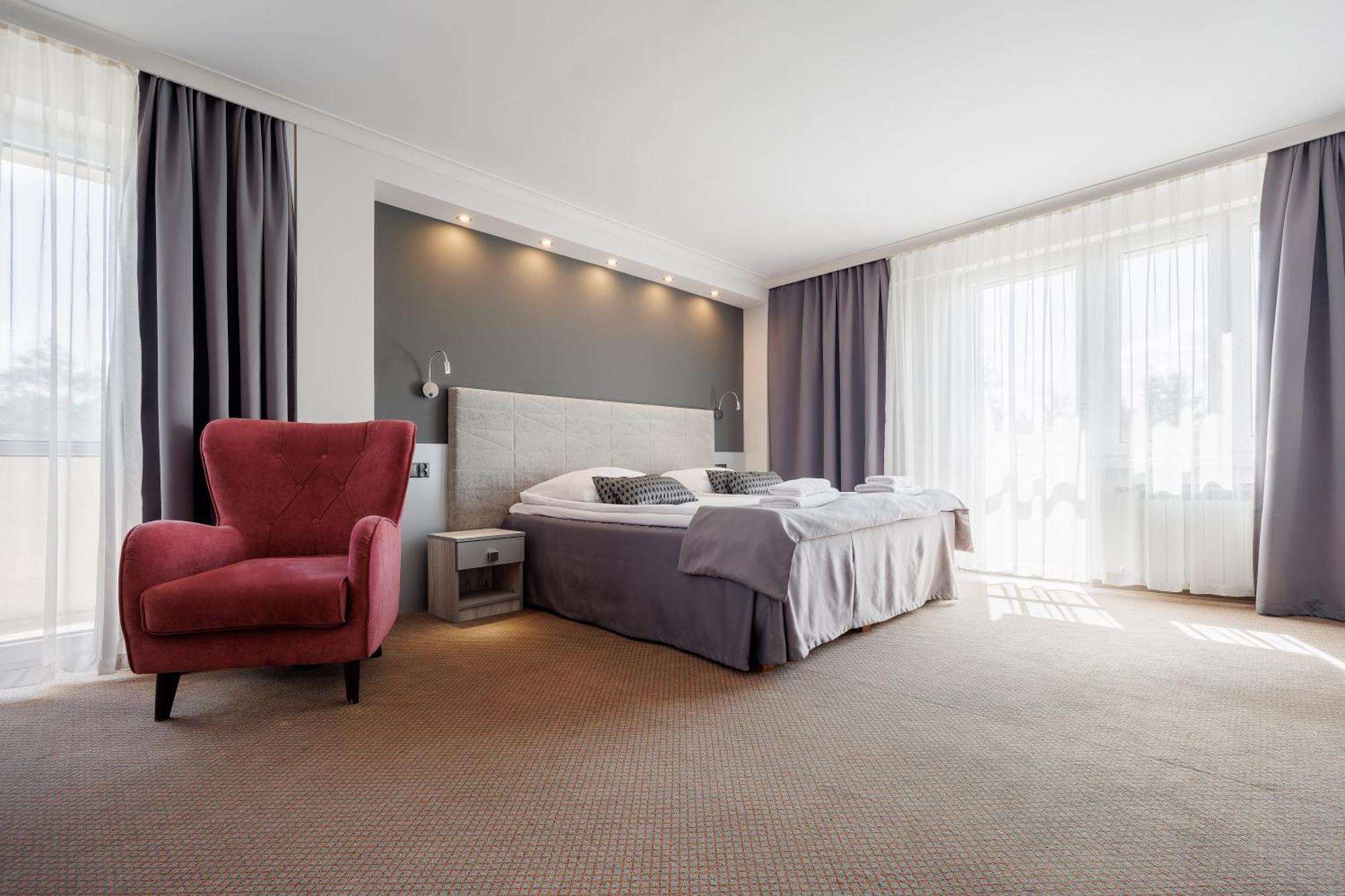 Hotel Cristal Park Tarnów Εξωτερικό φωτογραφία