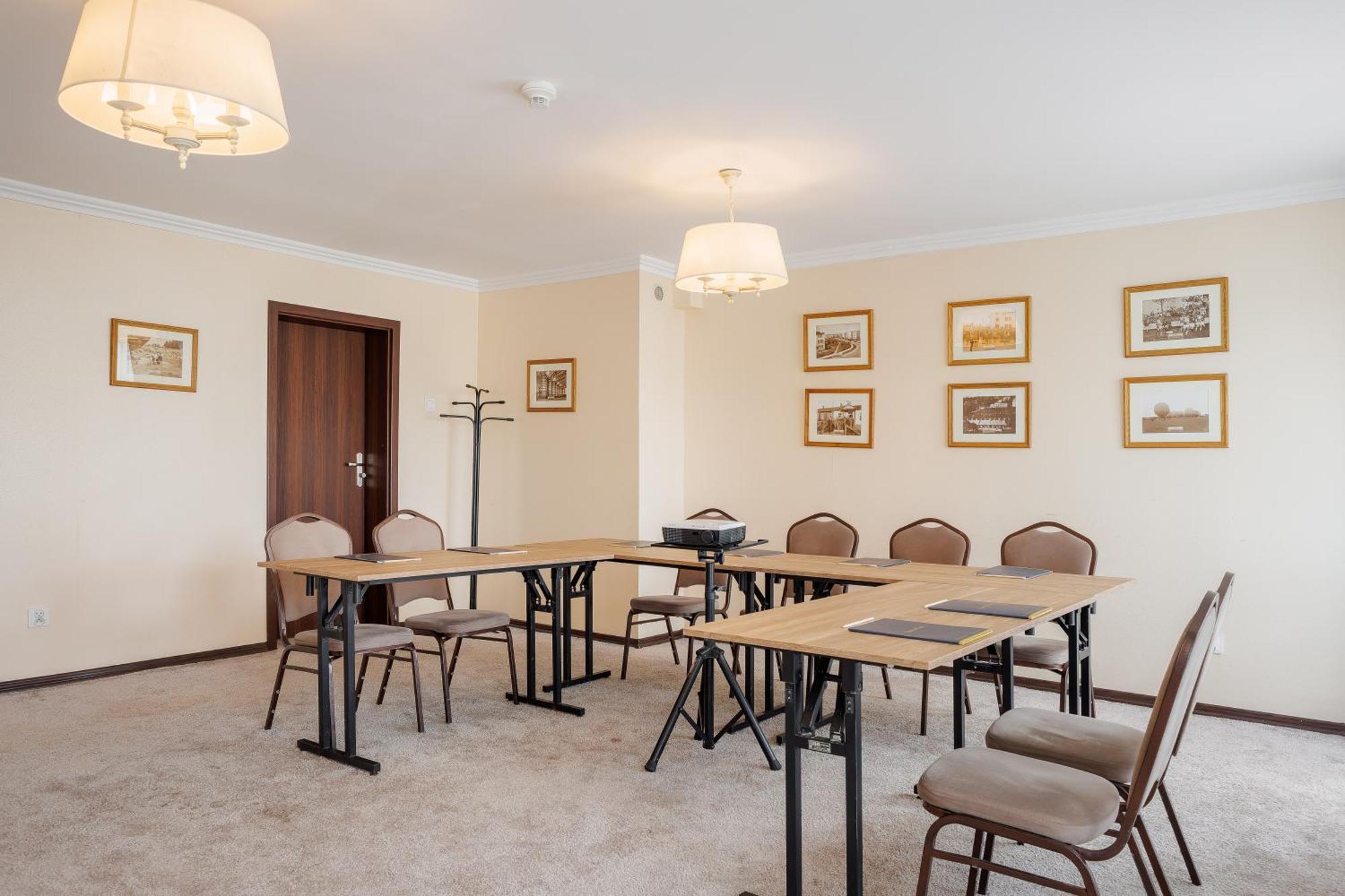 Hotel Cristal Park Tarnów Εξωτερικό φωτογραφία