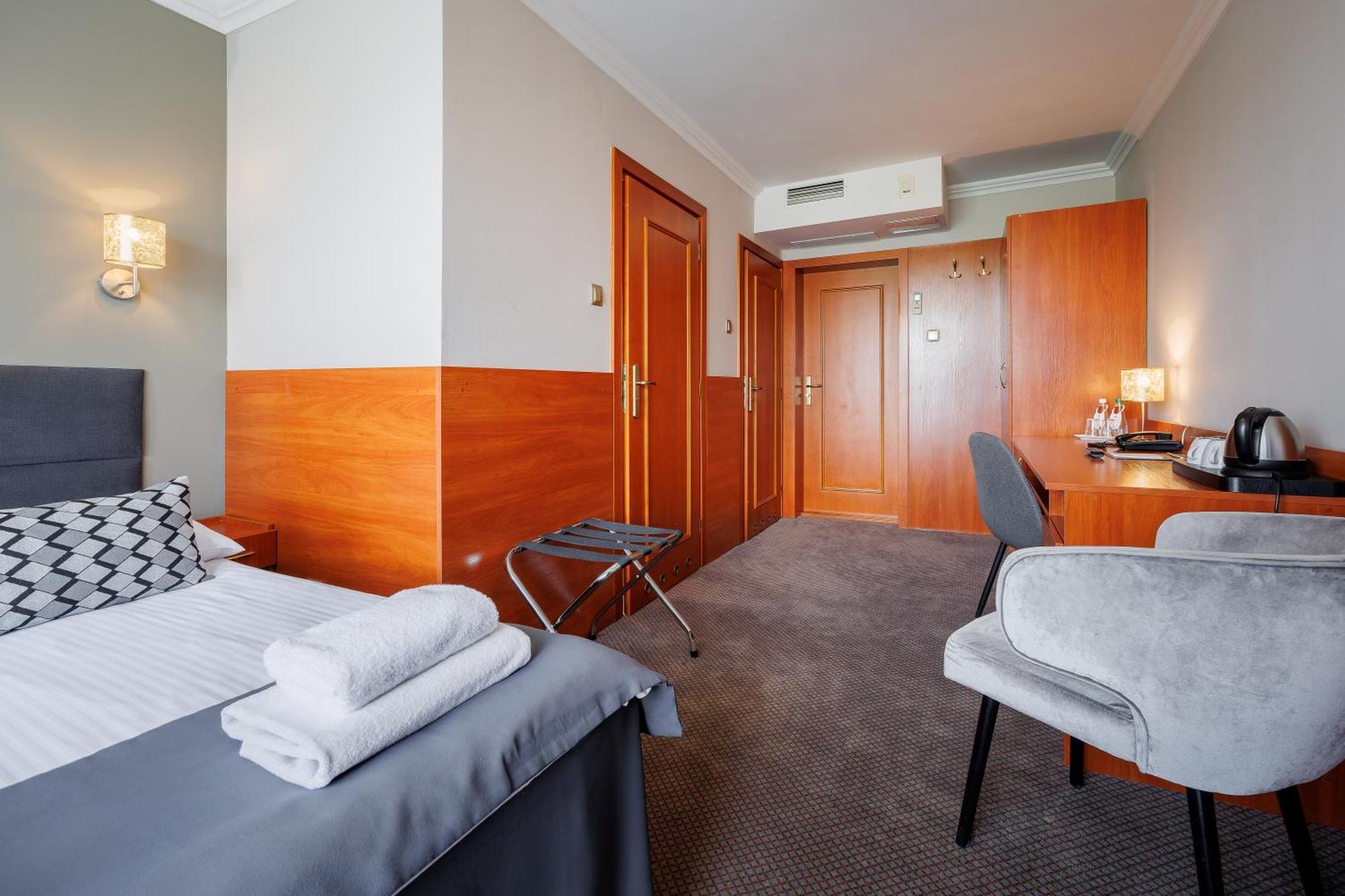 Hotel Cristal Park Tarnów Εξωτερικό φωτογραφία