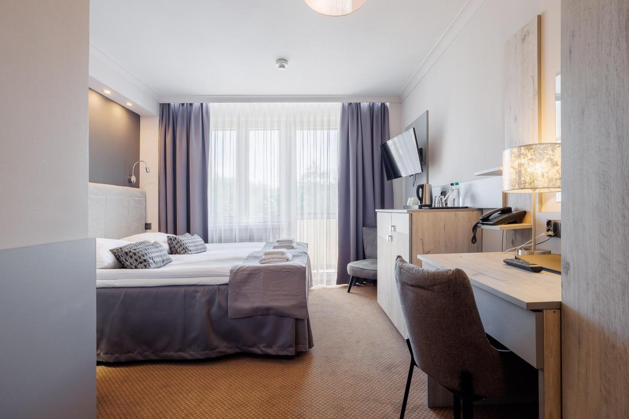 Hotel Cristal Park Tarnów Εξωτερικό φωτογραφία