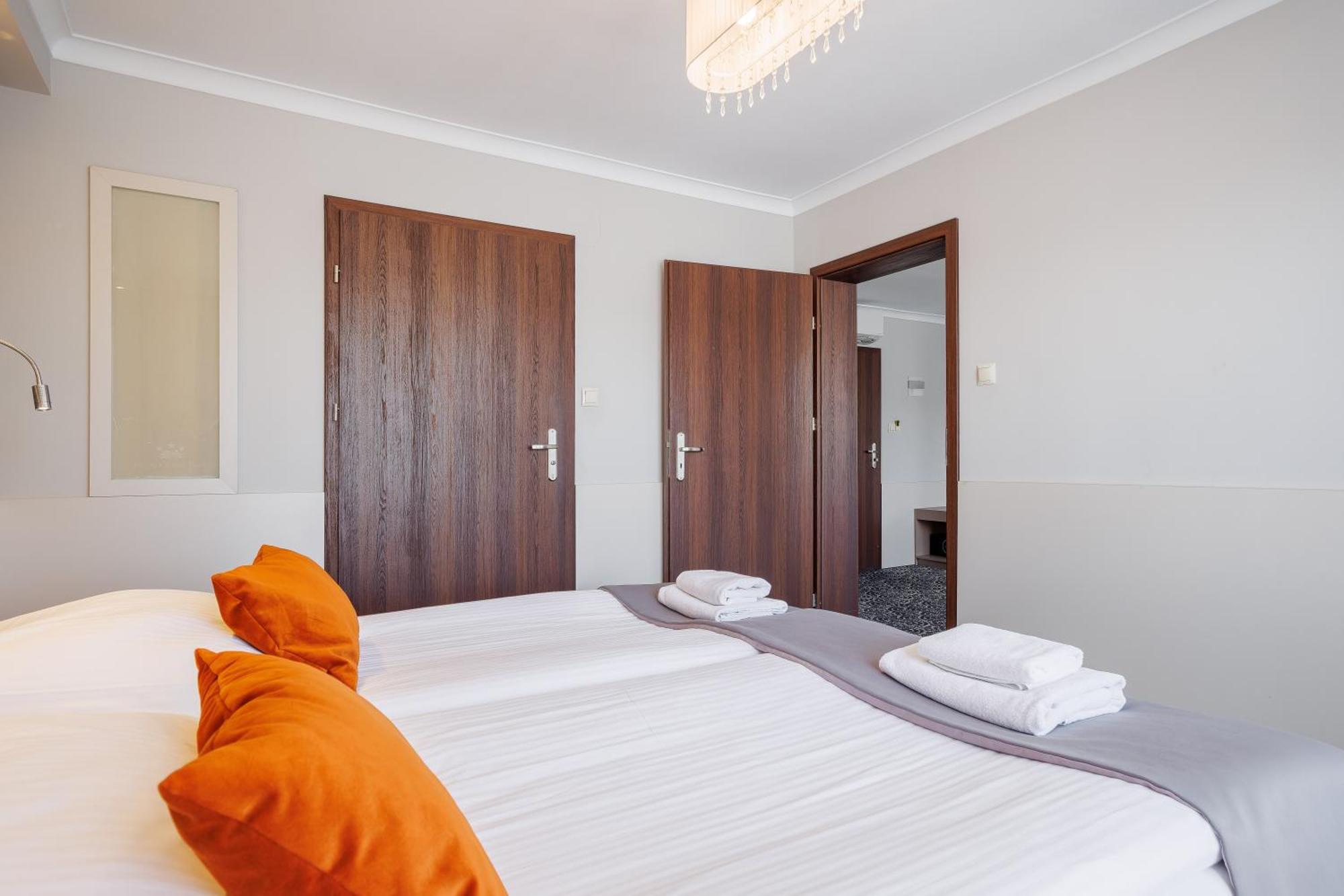 Hotel Cristal Park Tarnów Εξωτερικό φωτογραφία