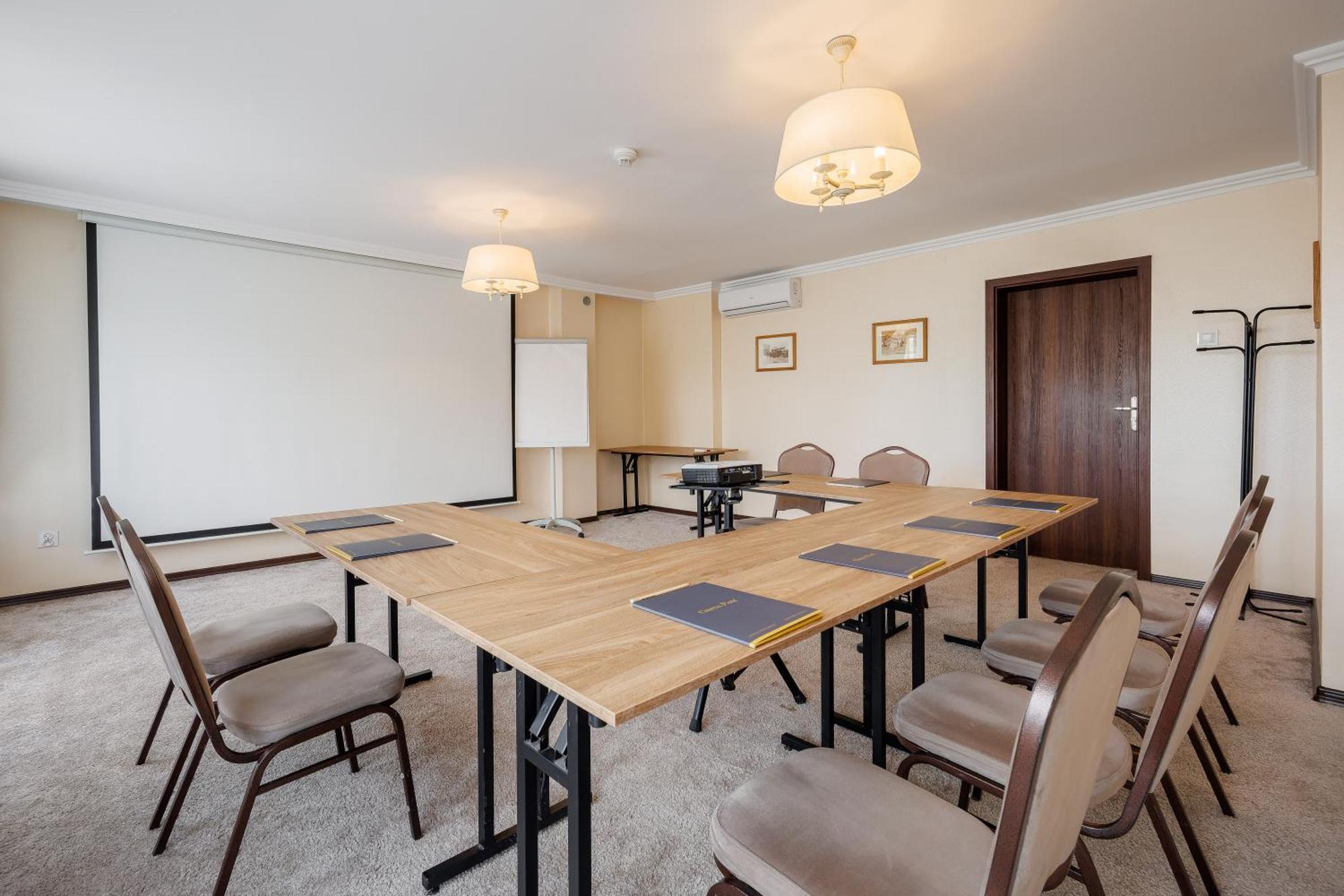 Hotel Cristal Park Tarnów Εξωτερικό φωτογραφία