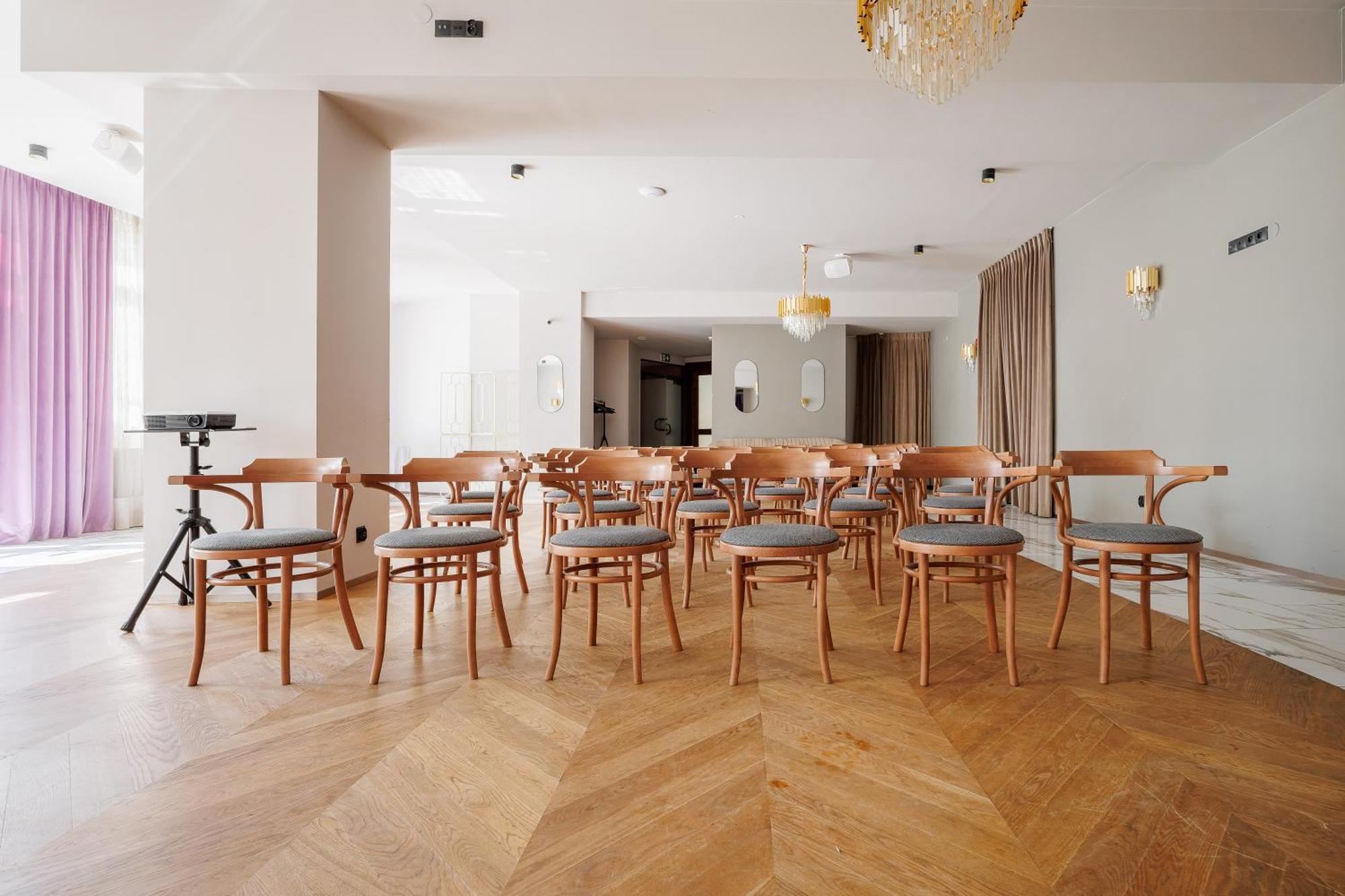Hotel Cristal Park Tarnów Εξωτερικό φωτογραφία