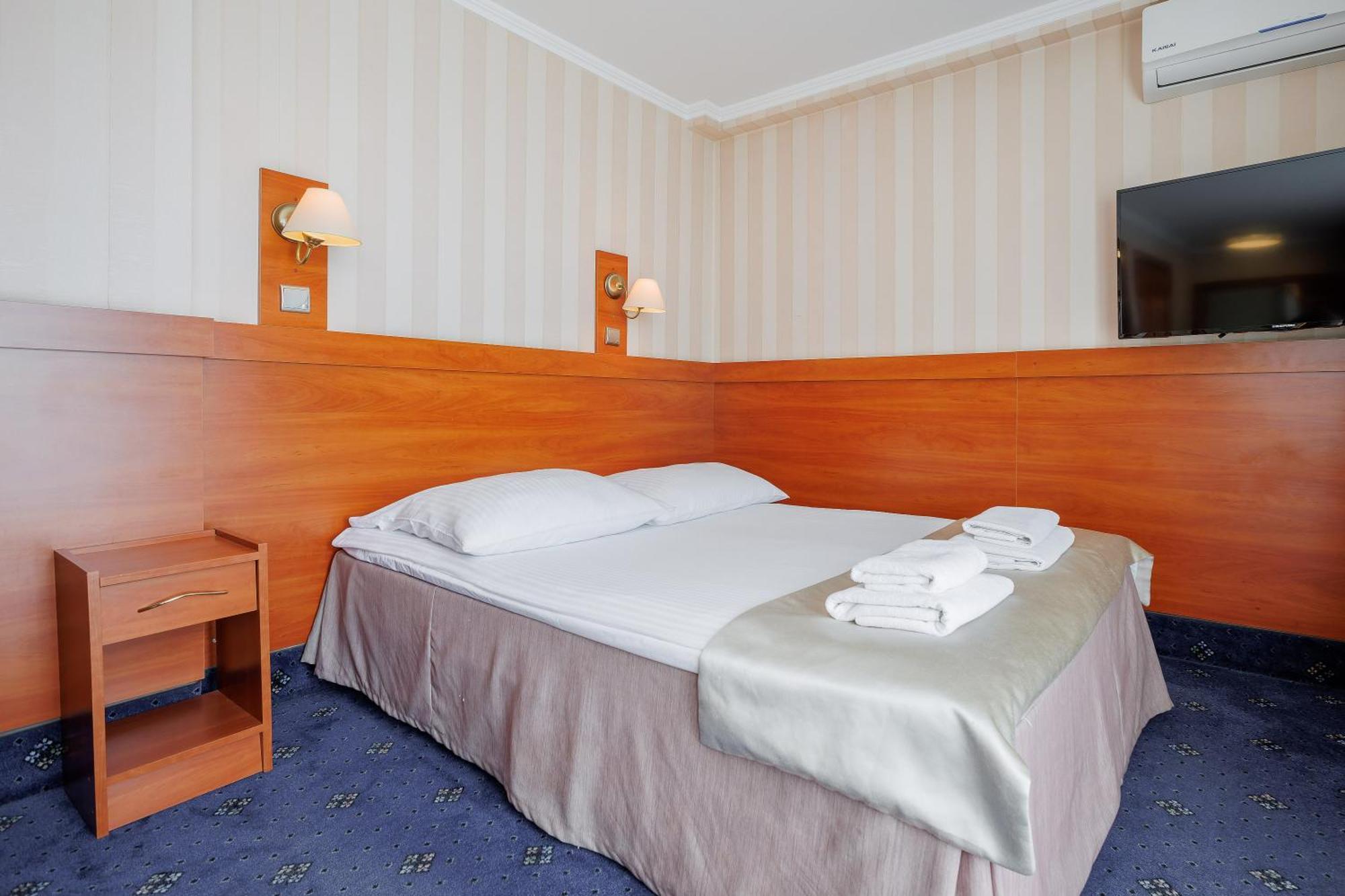 Hotel Cristal Park Tarnów Εξωτερικό φωτογραφία